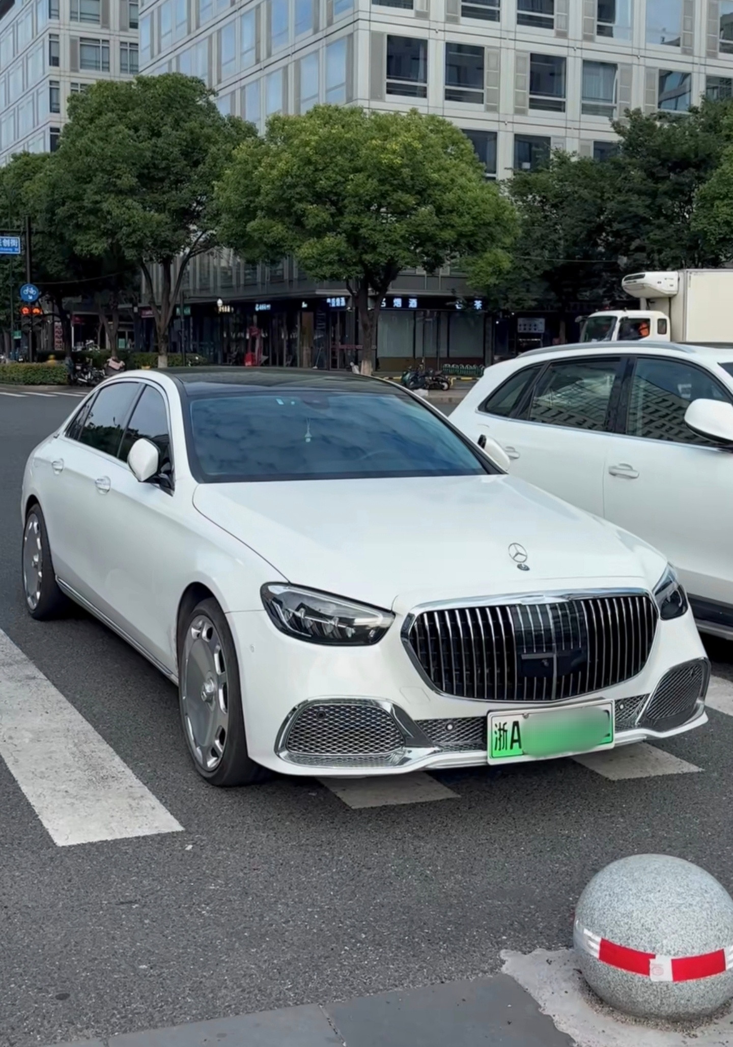 看出来哪里不对劲了吗？[doge]​​​
