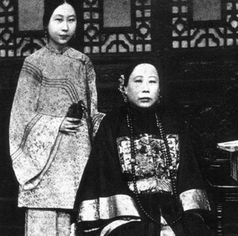 1861年，38岁的李鸿章刚死了老婆，就急匆匆请大哥说媒。大哥挑来挑去，给他找了