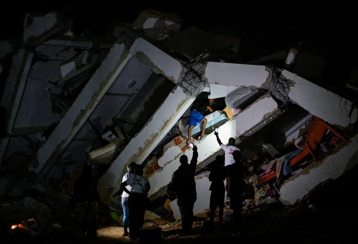 祸不单行！委内瑞拉2次接连发生7级以上地震委内瑞拉多地被地震反复“拦腰打了一