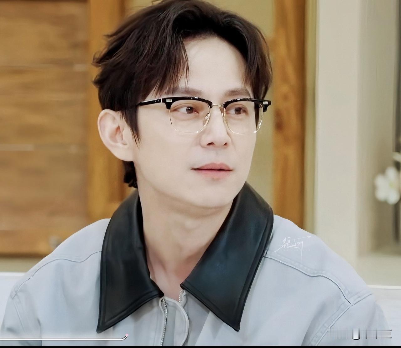 何炅：“所有的中医都会告诉你不要喝冰的，以前冰美式是我的最爱，但我现在就喝热美式