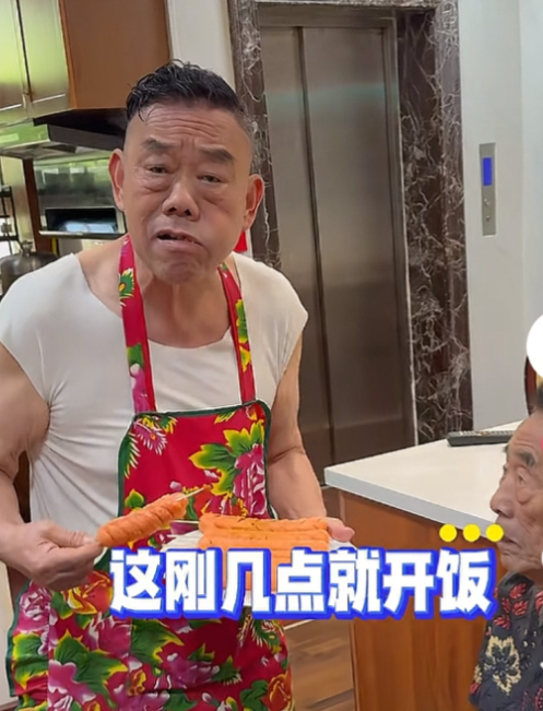 父亲去世才几个小时，杨少华儿子做了一件事，着急展现父慈子孝！