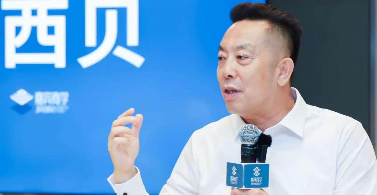 微博被禁言后，贾国龙朋友圈再回应：一百个百姓有一百个认知，嗯，这话一出来，网友