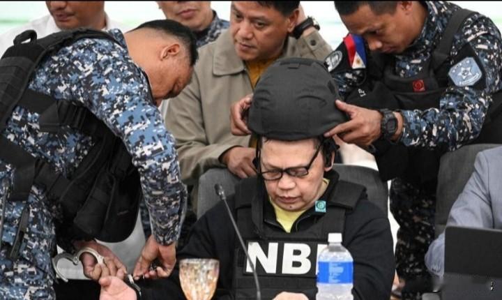 【菲律宾政坛炸锅了！前助理爆料杜特尔特家族“黑金”与政变阴谋】自称是杜特尔特