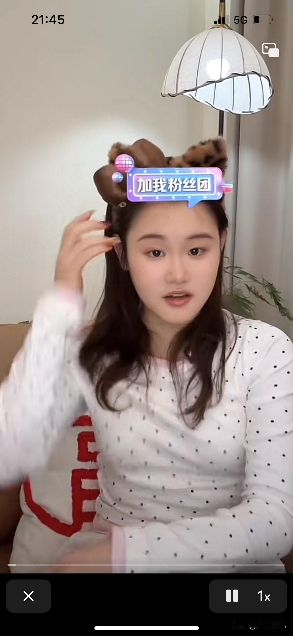 怎么忍心去伤害这么可爱的小姑娘，张家齐直播带货就被骂得遍体鳞伤，她已经退役了，并