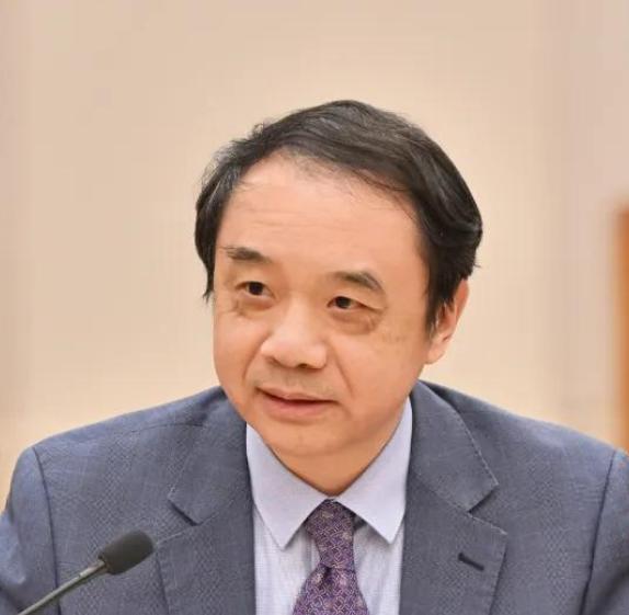 他顶着铺天盖地的骂名坚决阻止建造300亿的大型粒子对撞机，这可把中科院院士王贻芳
