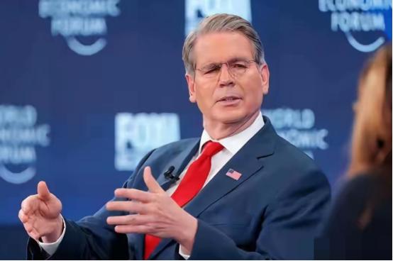 美财长：中国买不到伊朗油。同一天，70艘油轮装满美国油高价出口！4月14日，美