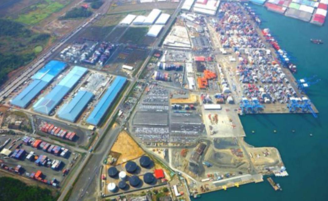 美帝再次搬起石头砸自己的脚！巴拿马港口交易被各种阻拦，李嘉诚也被批的体无完肤，搞