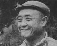 2000年的夏天，台北一间老茶馆里，91岁的谷正文坐在藤椅上。阳光透过窗棂落在