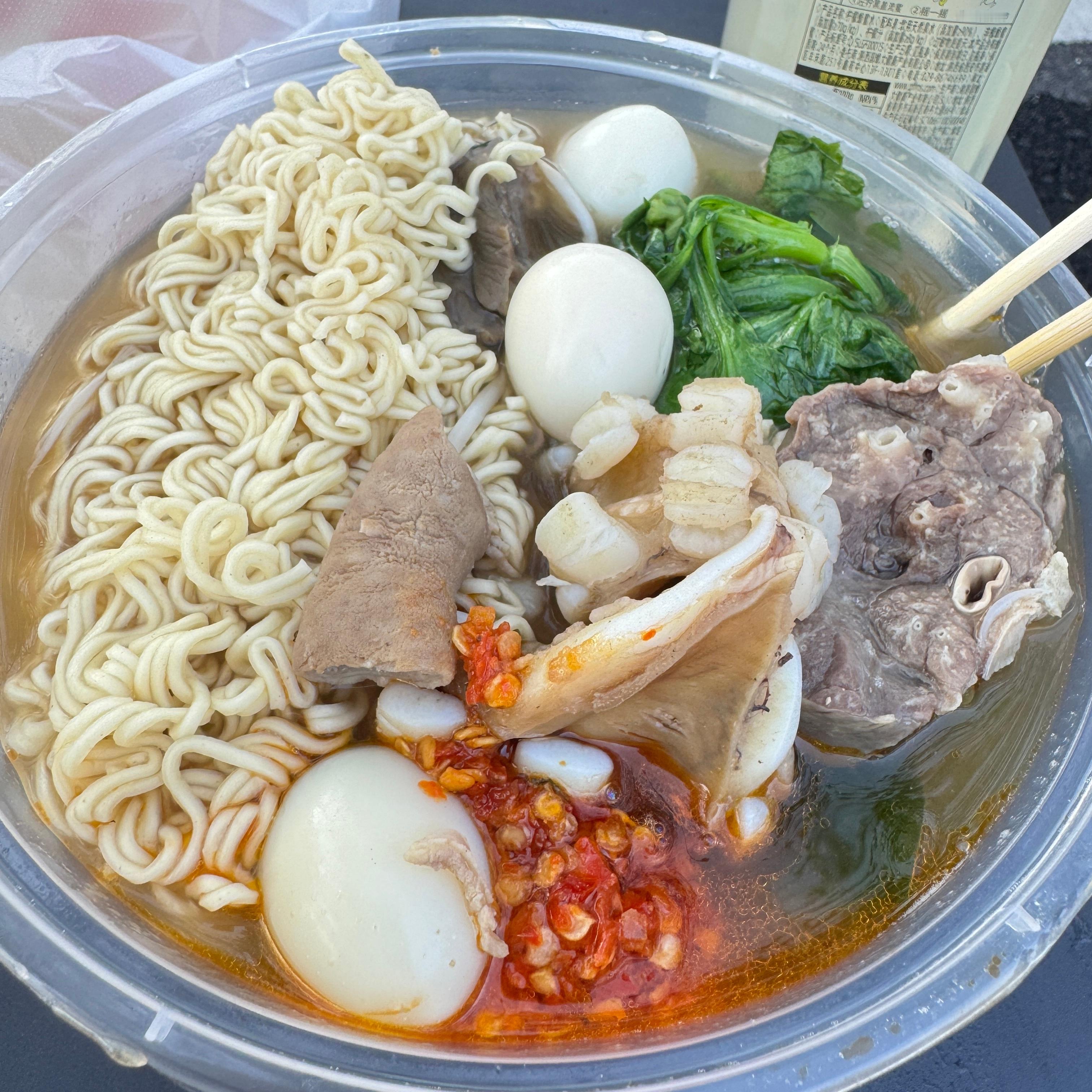 hhhh又吃上了！！！（排队买周边的人也太多了