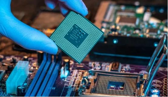 我相信，美国现在恨死“何作庥们”。据新加坡《联合早报》报道，台积电称已获得美