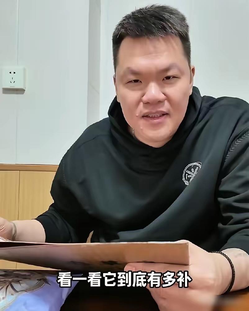 朱芳雨没敢说全，当年的巩晓彬，真拿肘子抡过王治郅，敢当面跟主教练蒋兴权拍桌子。