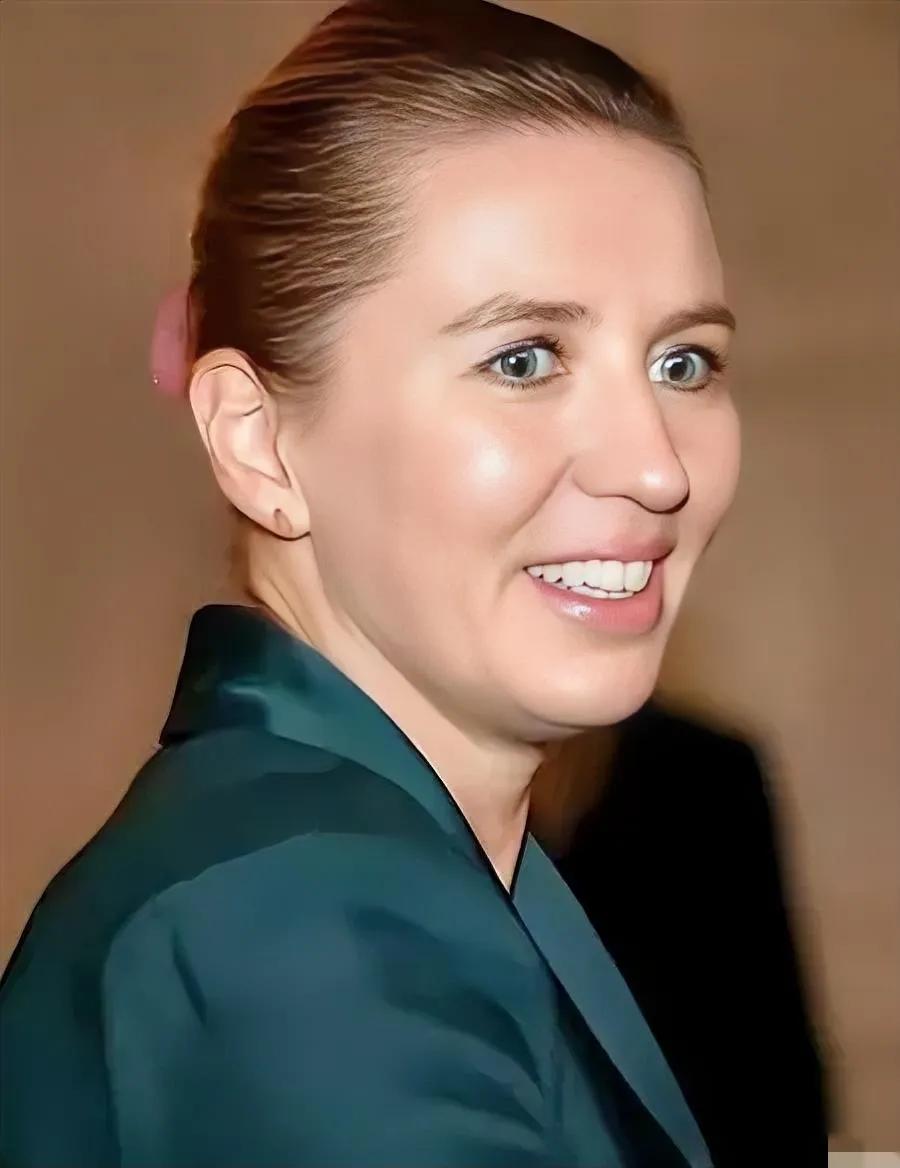 丹麦的两个国际笑话，藏着小国站队的致命尴尬丹麦的两个国际笑话：一、丹麦女首