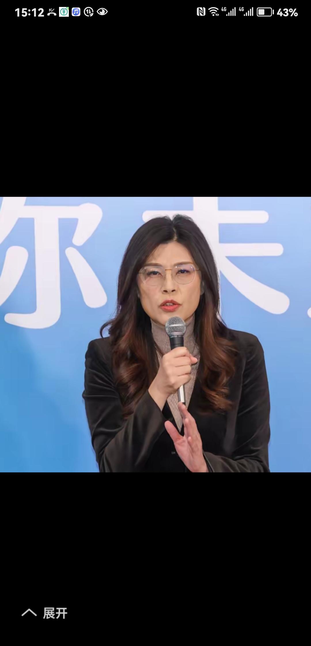 看来台湾只有两个反独斗士，一个是郑丽文，一个是邱毅。在马基金风波期间，郑丽文仗义