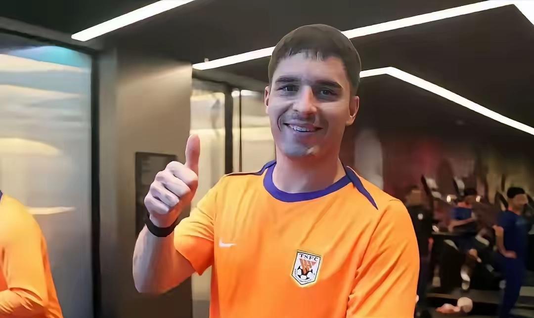 中超豪门被年薪120万欧的外援，用自己签的合同给“锁喉”了。不是球员耍无赖，是