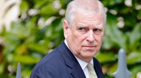 安德鲁王子,成为首位与爱泼斯坦有关系而被惩罚的国际知名人士!当地时间10月3