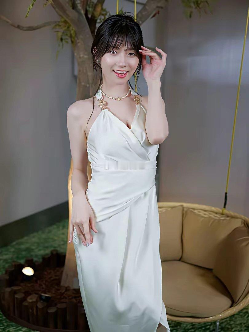 脖子以下都是顶级，真不是盖的！​​​