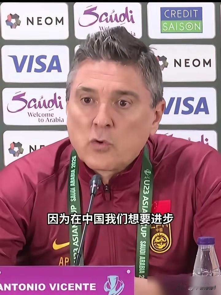 西班牙人安东尼奥在中国足协的待遇仅几十万欧。和当年足协大洒金元动辄1000万欧请