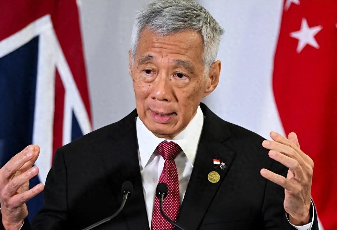黄循财刚惹怒中方，74岁李显龙就急得连夜飞中国救场！这头新加坡急着修补裂痕，那头