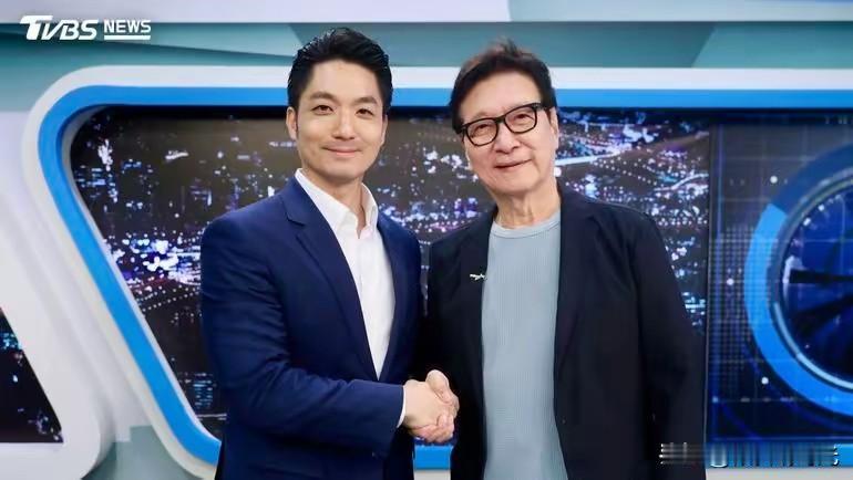 赵少康还真是“成事不足败事有余”啊，今天赵少康再次透露，他下周将继续专访民进党籍