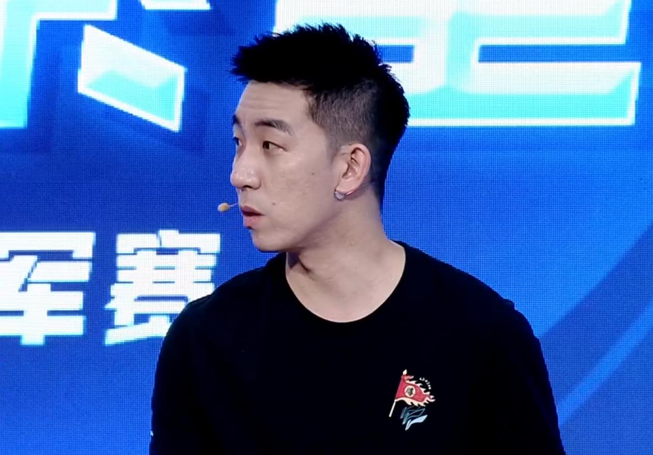 向鹏为何0:3输给了张本智和？马特说了实话！他说：向鹏准备的主战术可能是侧旋