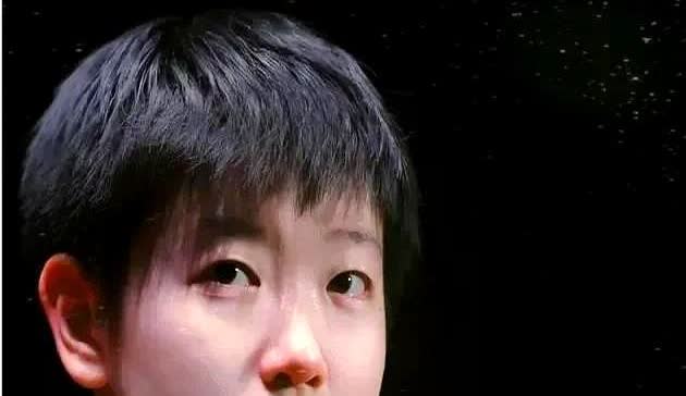 王楚钦刚拿到世乒赛冠军奖杯，就被绯闻缠身孙颖莎也一样，牵着个绯闻男友，一年多了，