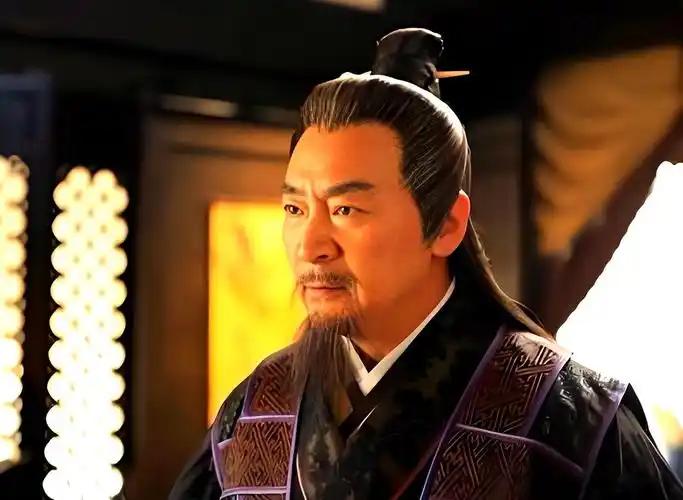 辅佐皇帝42年，提拔狄青、司马光，亲手挡住西夏铁骑——可一千年来，他被全国人民骂