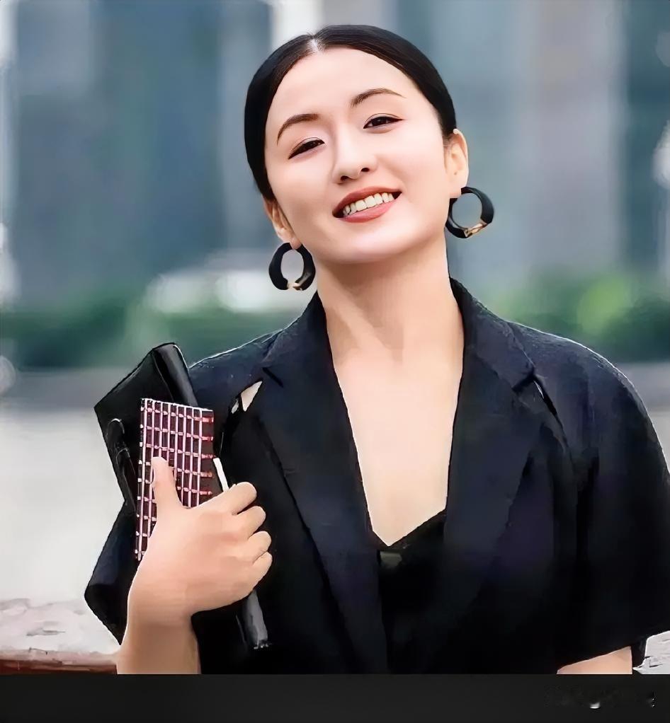 秦雯被捞一事，影响最大的得是她老公王光利了，不是因为她吐槽刘诗诗，也不是吐槽