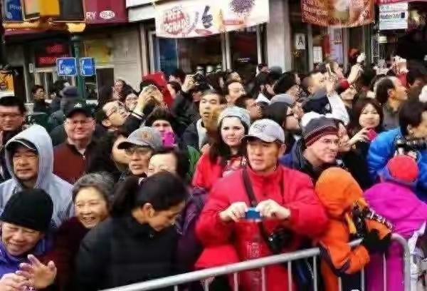 放弃中国籍还想回国“要特权”，真的很让人无语。上个月在杭州萧山机场，那个拿美国护