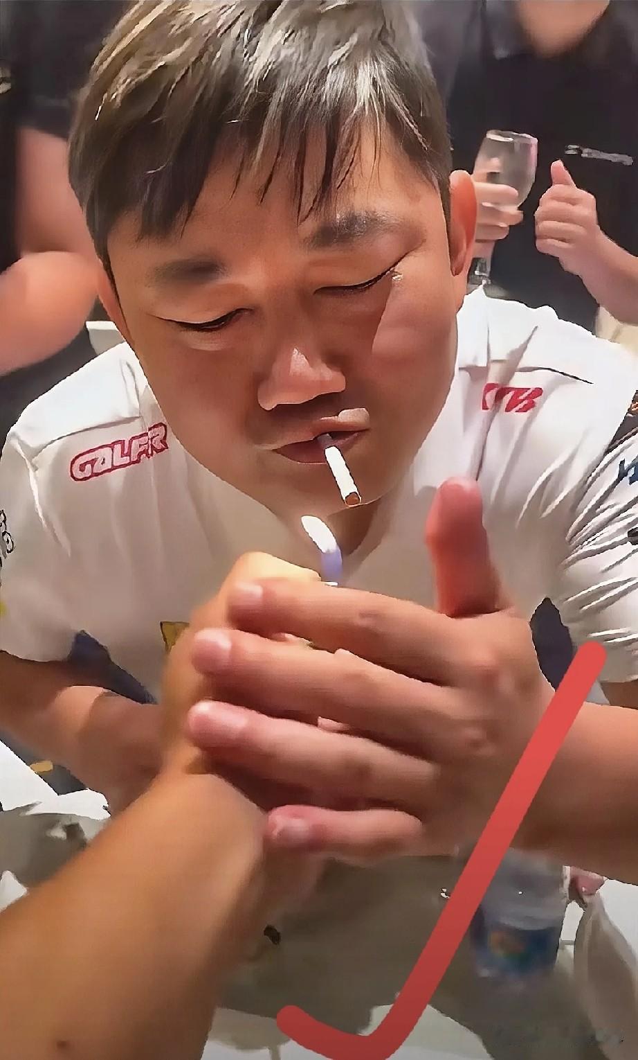 有个在张雪机车上班的朋友，离职了才敢说的实话，他说张雪真的不是表面看到的这样。网