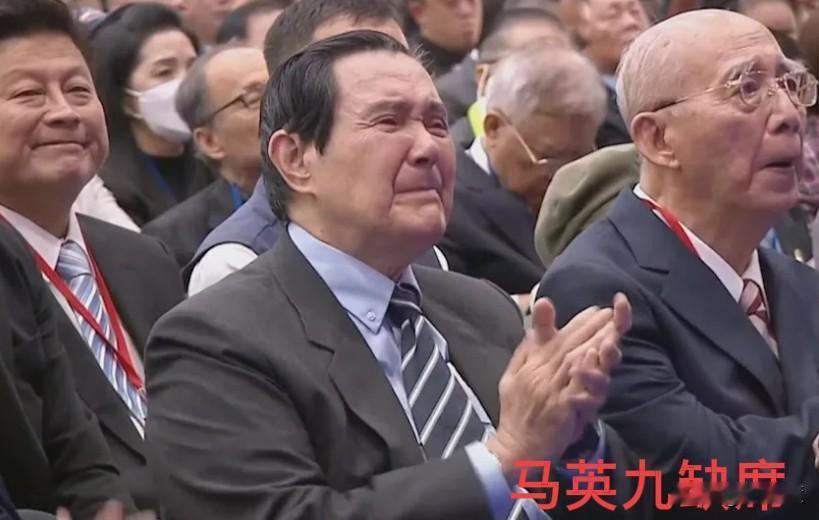 国民党全代会，侯友宜迟到近1小时才入场，朱立伦格局太小直接缺席7月25日上午