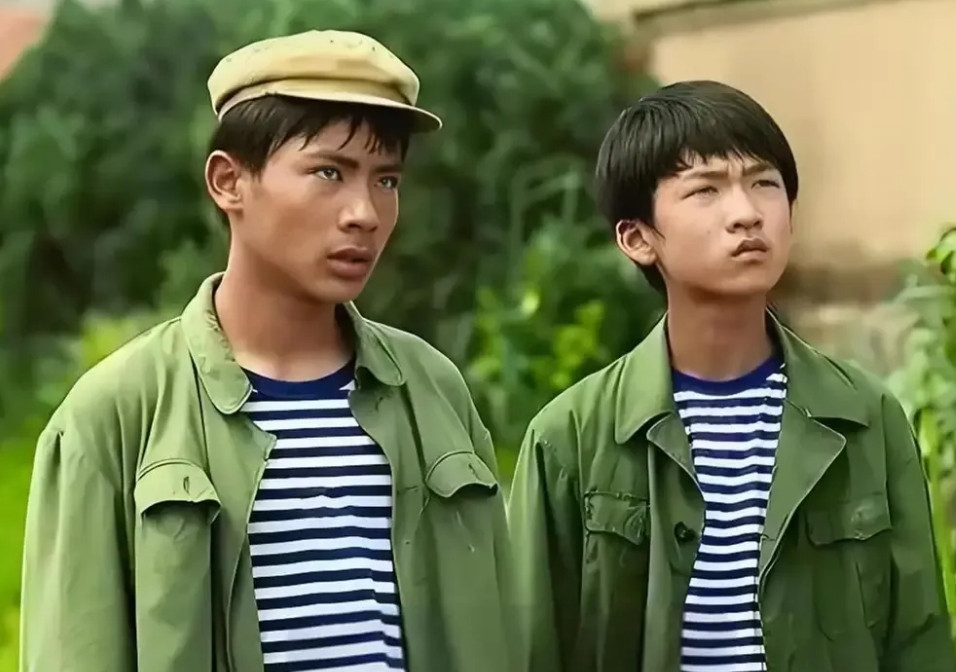 说到没良心，除了江昌义，还有江卫国。父母爱情小时候拿安杰的出身说事，话里话外