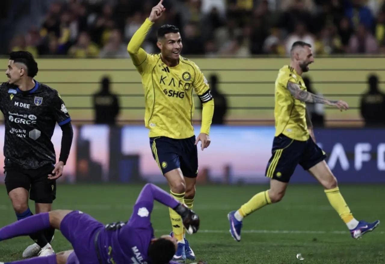 已罢赛7天！41岁C罗将发声+获球队支持威胁PIF：若不改2点我就走2月2日，