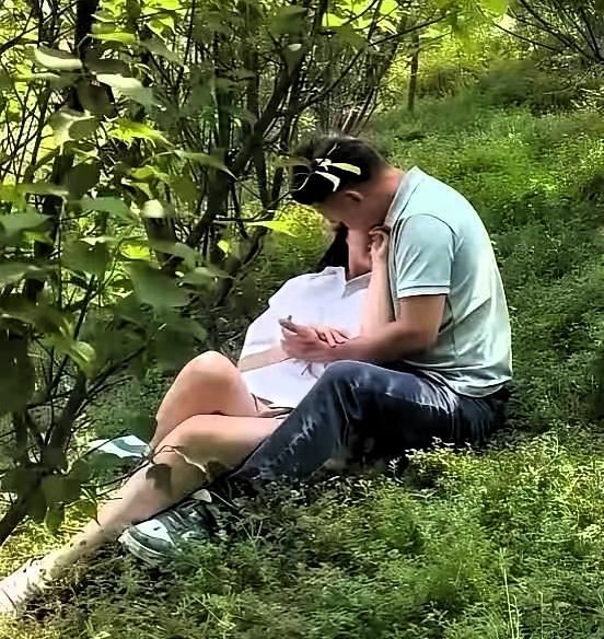 第一次约会就约去爬又陡又偏的山，这男生也太会“套路”了吧！当时女生爬不动想返