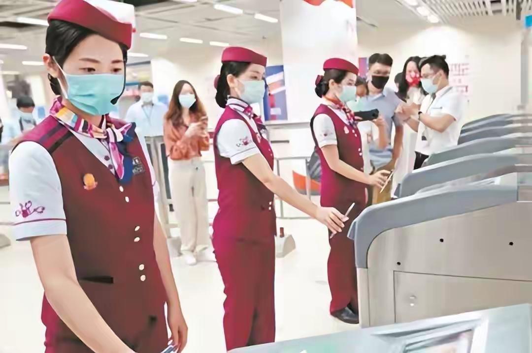 这两年，地铁一线员工辞职的越来越多。很多人以为是嫌工资低，其实工资只是导火索，真