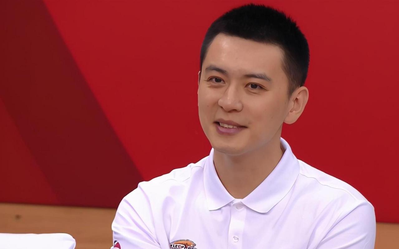 杨鸣帅位不保！除了张镇麟将加入上海男篮外，付豪目前也在辽宁男篮的出售名单中！但