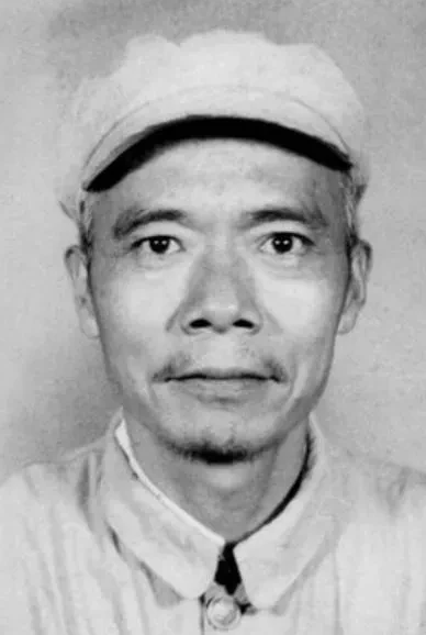 1937年，地下党员涂作潮与邻居打牌，闲聊中，邻居突然不说话，还凑到他耳边，轻声