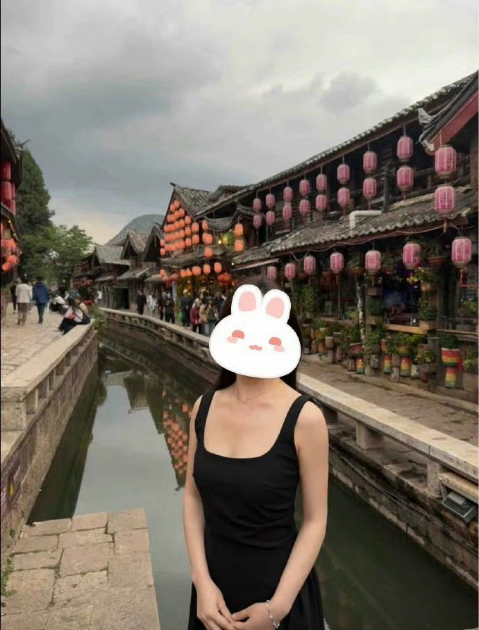 男朋友说路人用嫌弃的眼光看我