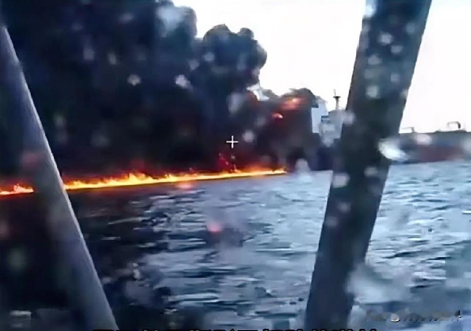 11月30日凌晨的最新情报，现在他来了，第四条，乌军袭击俄“影子舰队”油轮：当地