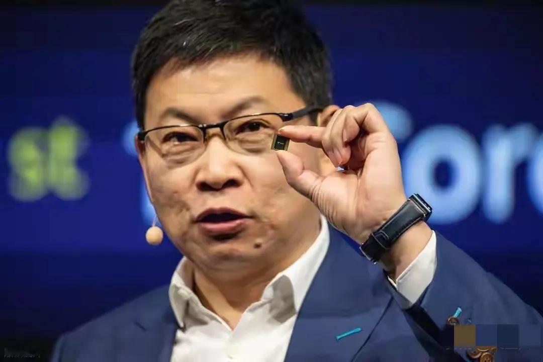 曾经华为想踏入汽车领域，四处碰壁。上汽董事长陈虹抛出“灵魂论”，众多车企也忌惮华