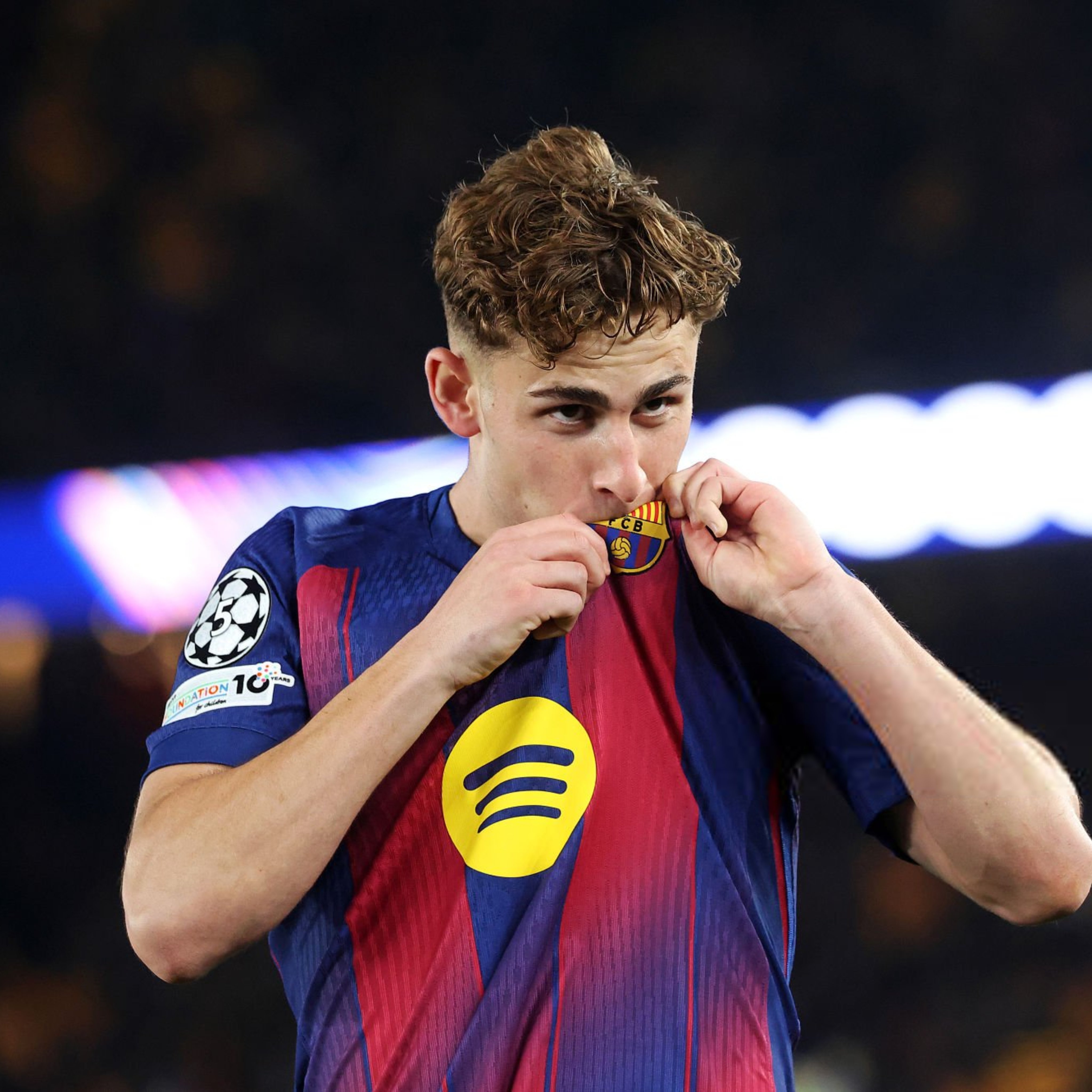 西班牙六台记者：曼联准备1亿欧元报价费尔明巴萨不愿出售，费尔明不愿离开巴萨。❌