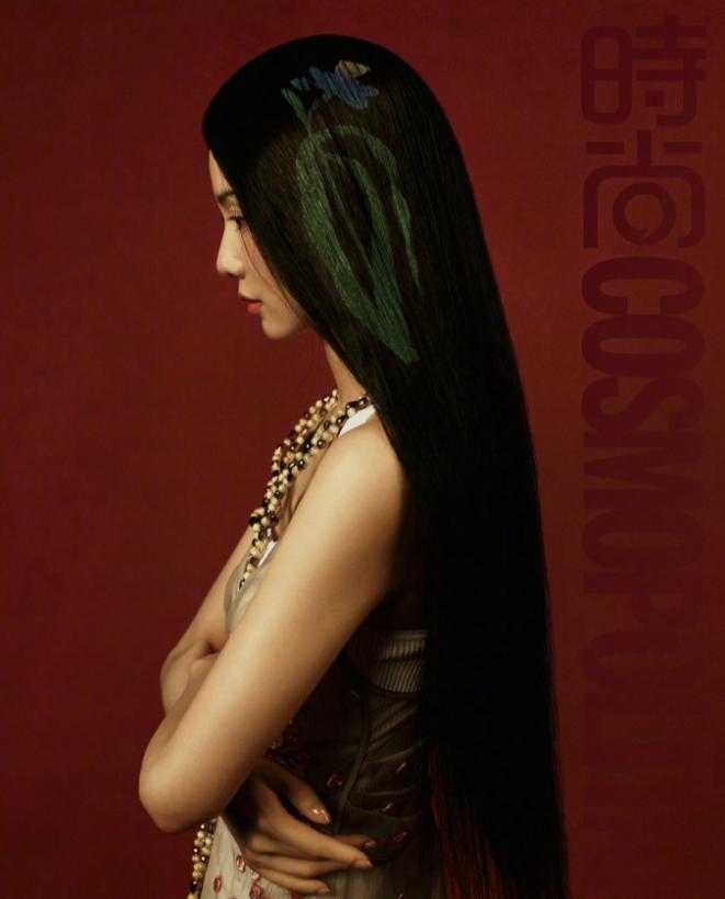刘诗诗拿下《时尚COSMO》金九刊继杨颖，刘亦菲，宋茜，倪妮之后，第四位解锁五