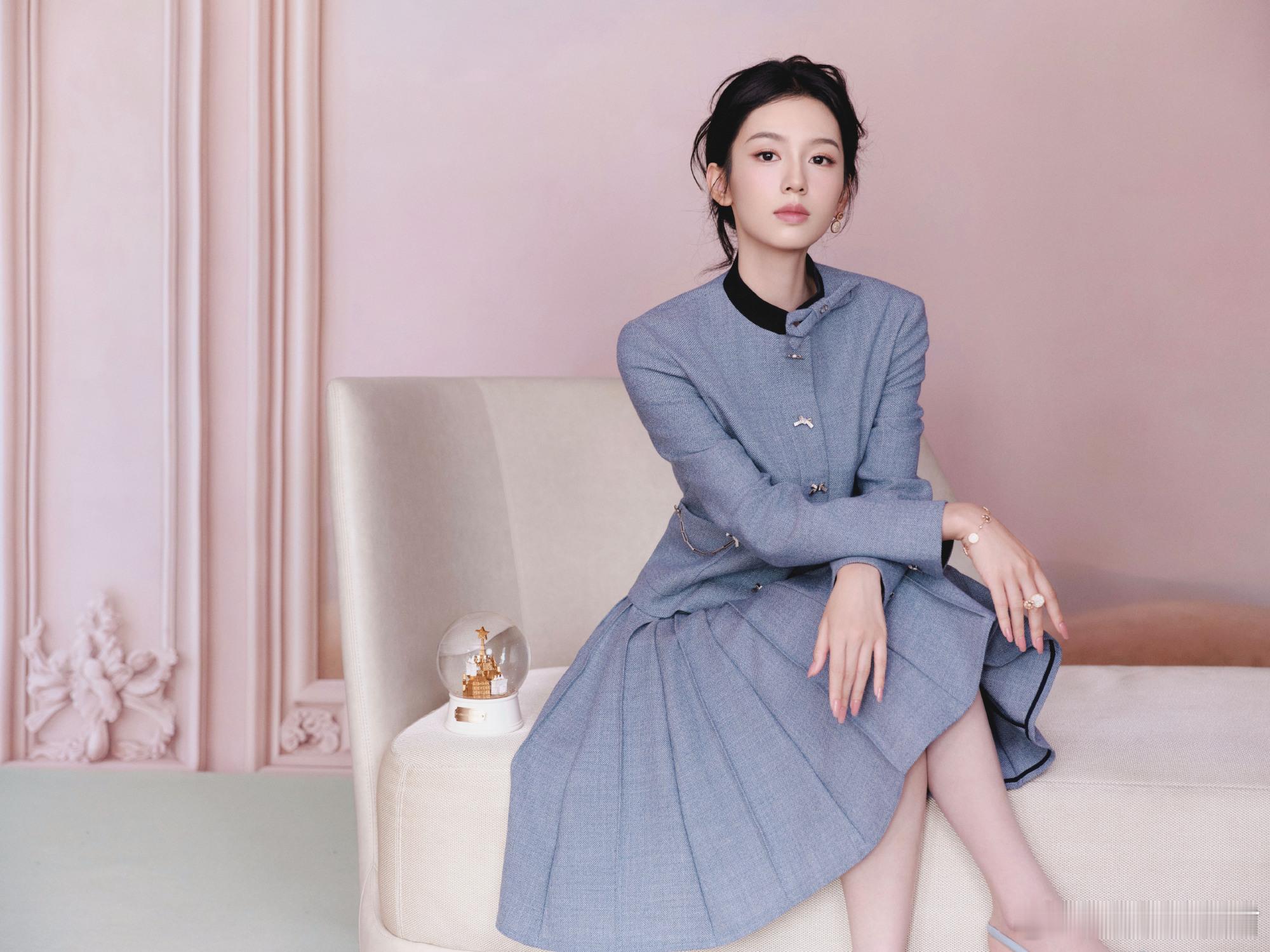 周也×北京迪奥之家开幕盛典迪奥品牌大使周也受邀出席北京迪奥之家开幕盛典活动，