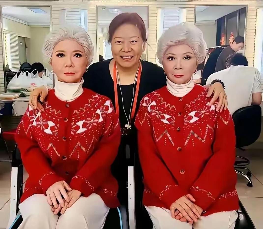 造价70万元的春晚“蔡明”机器人已正式赠予蔡明本人。这款机器人面部内置32个微型