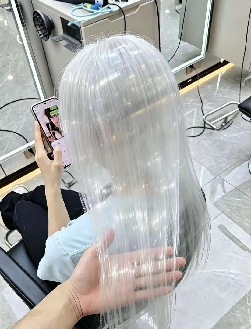 头发可以是白的但你不能是透明的啊[捂脸哭]