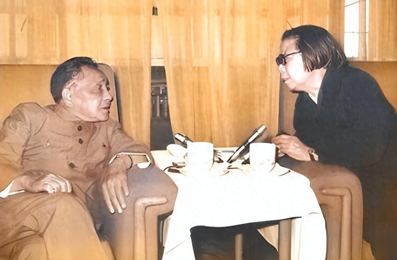 1992年邓颖超逝世，中央领导商量后一致决定，拒绝她的一项请求1992年7