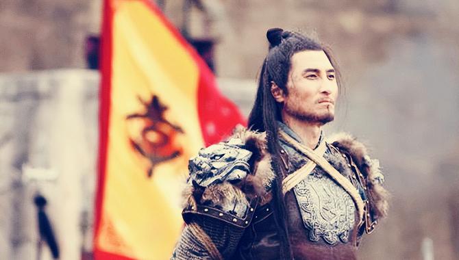 李世民杀了单雄信后，下旨斩草除根，徐茂公领命到达单府，看着单雄信的妻子和一对儿子