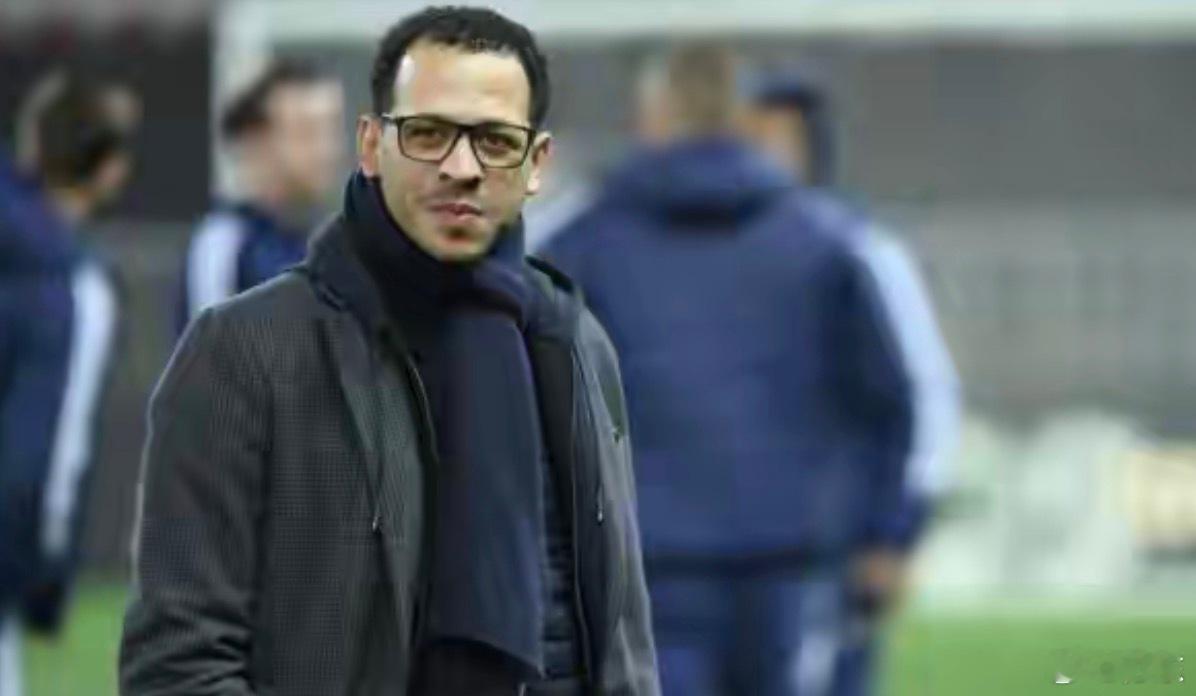 各自联赛四连胜，说明一个问题，教练不能“老登”。卡里克和罗塞尼尔对于现代职业球员