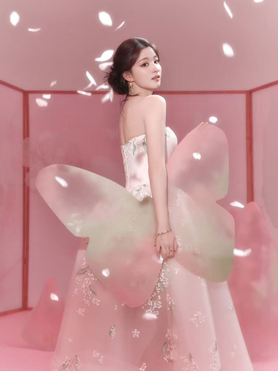 王楚然摄影姜佑霖王楚然姜佑霖摄影王楚然也太美了