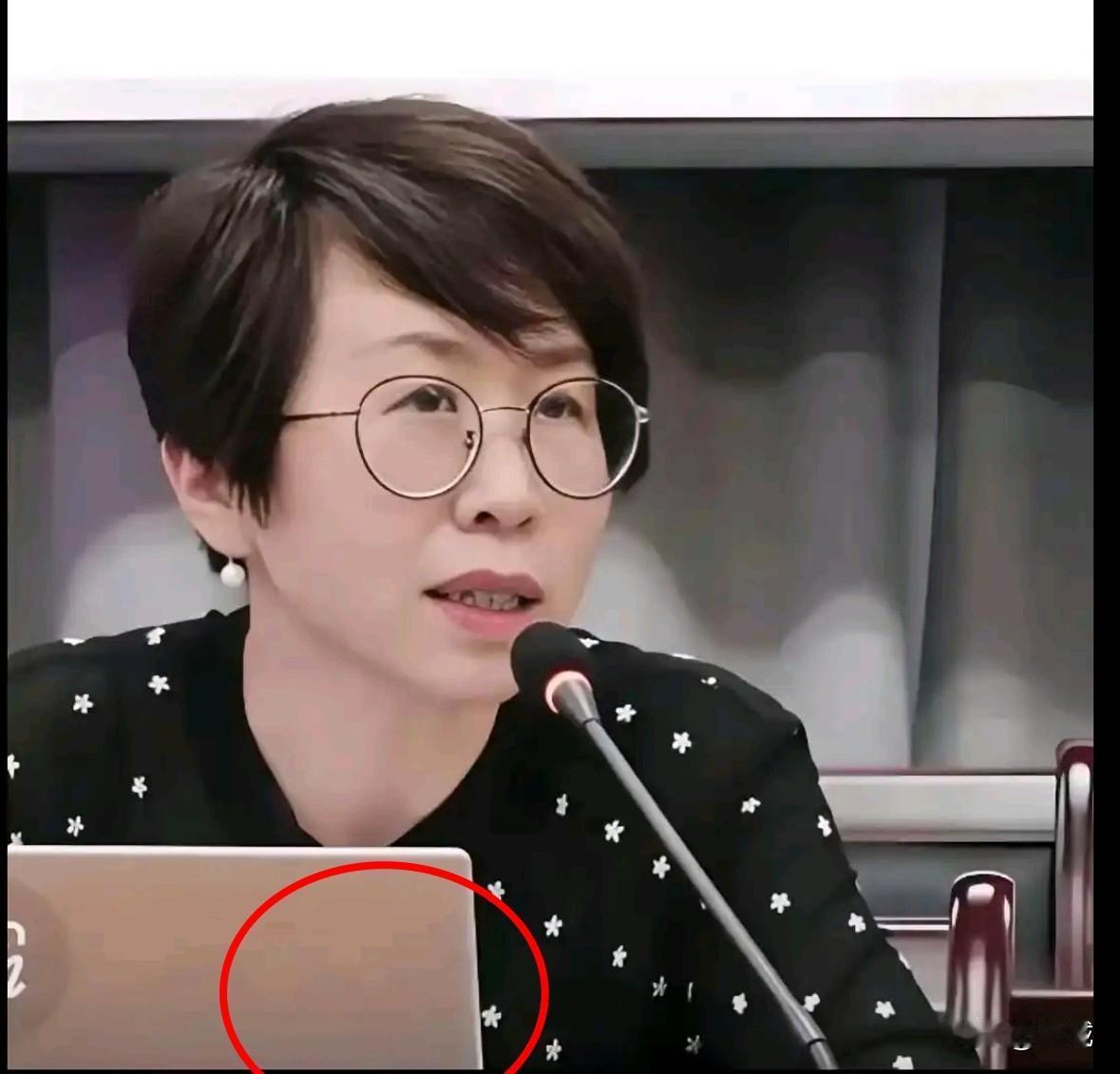 南方人物周刊的年度榜单一出炉。北大法学院的赵宏教授入选，没人说不配——可转头一