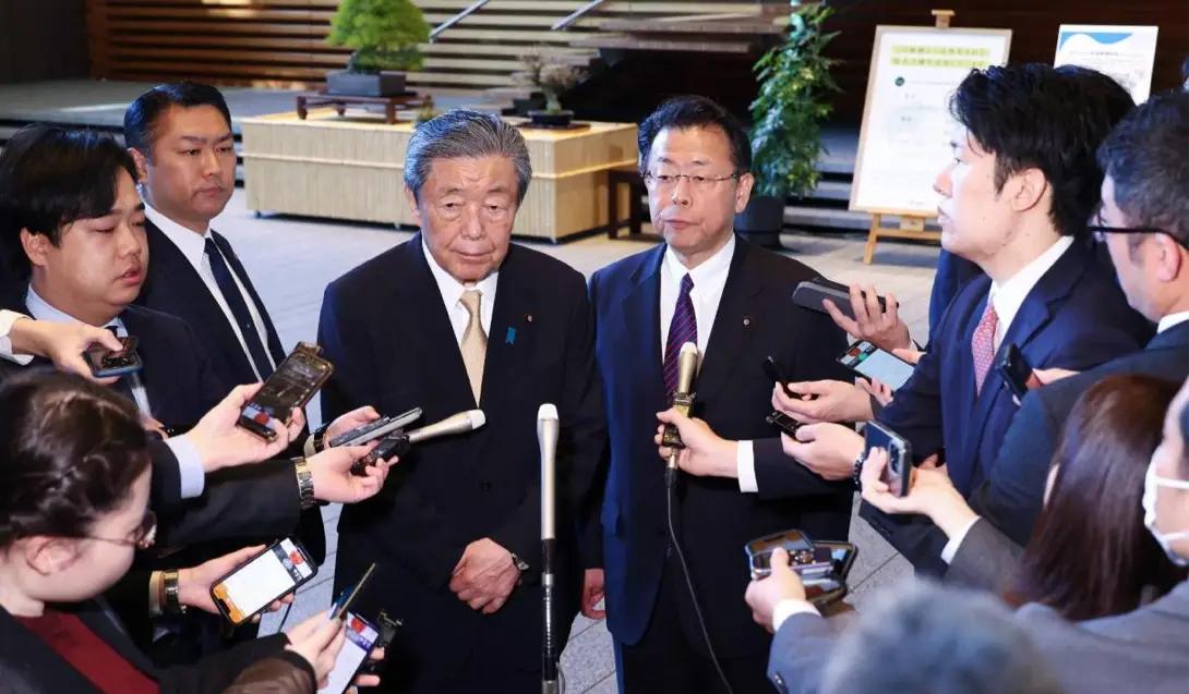 就在刚刚。据日本产经新闻报道，日本外务省突然宣布了，亚大局局长金井正彰将于